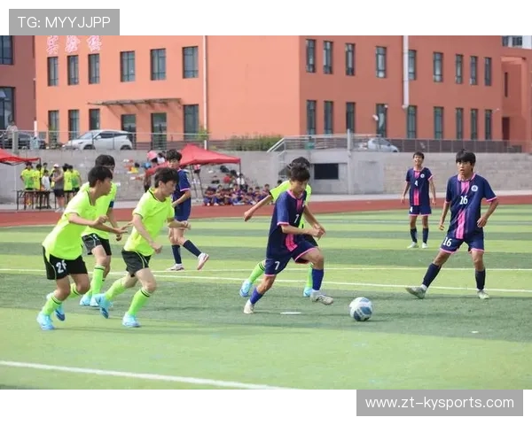 依托“互联网+”推动青少年足球大众化，普及率逐年升高